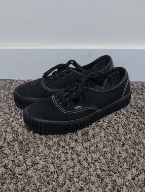 Vans Black Low-Top Platform Sneakers